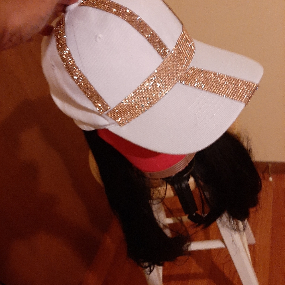 Wig Hat - Picture 3 of 7